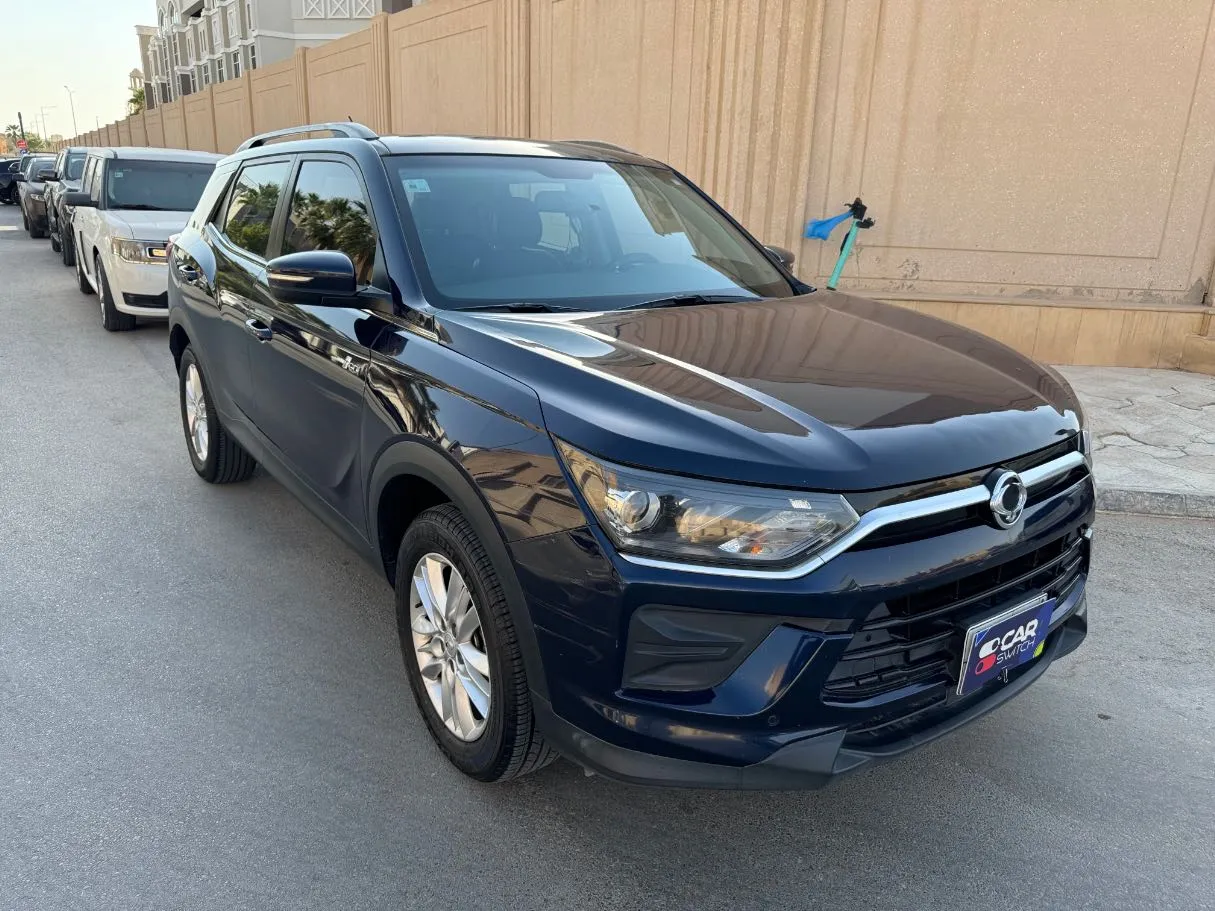 Car image 3