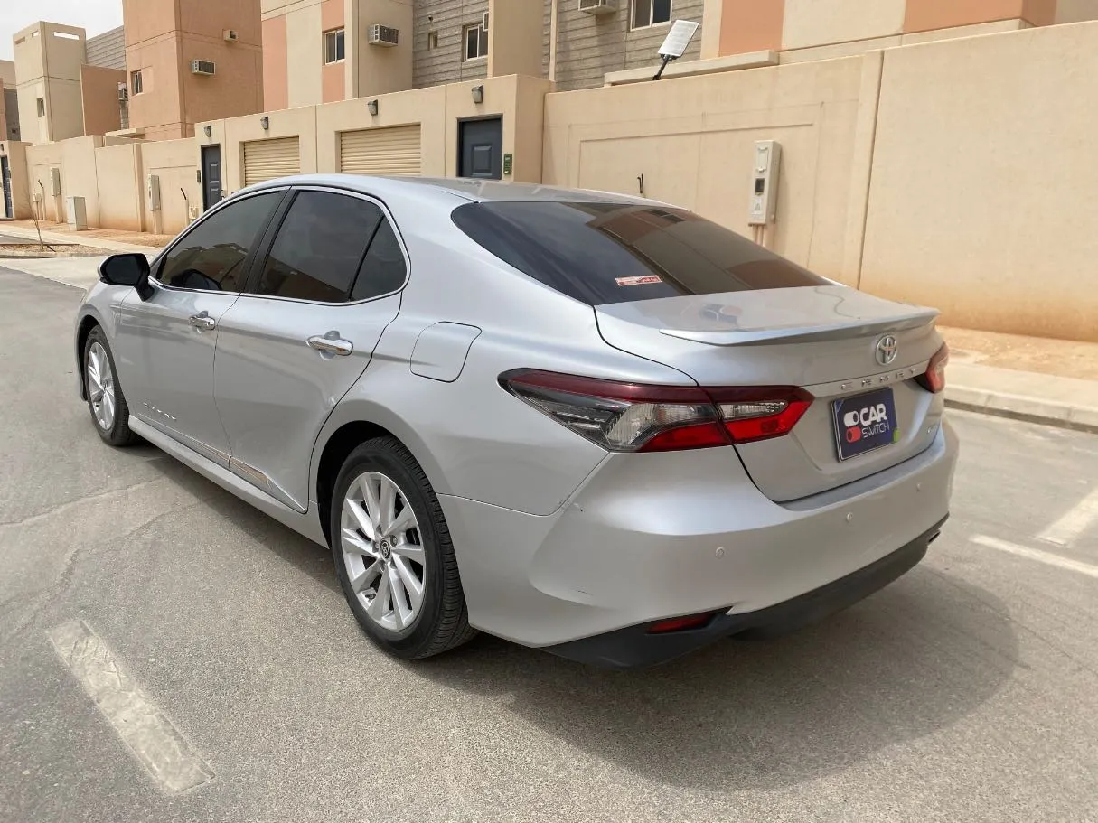 Car image 7