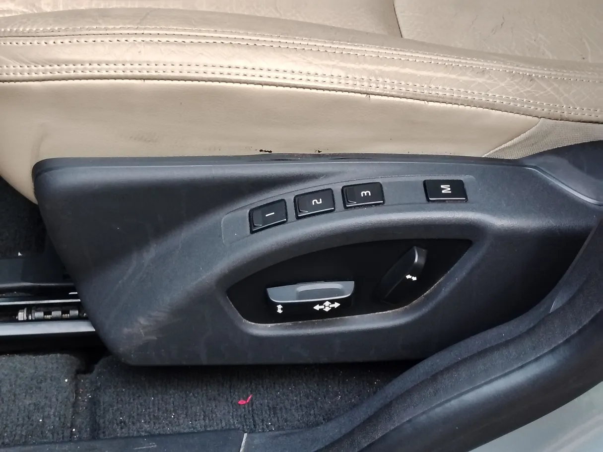 Car image 31