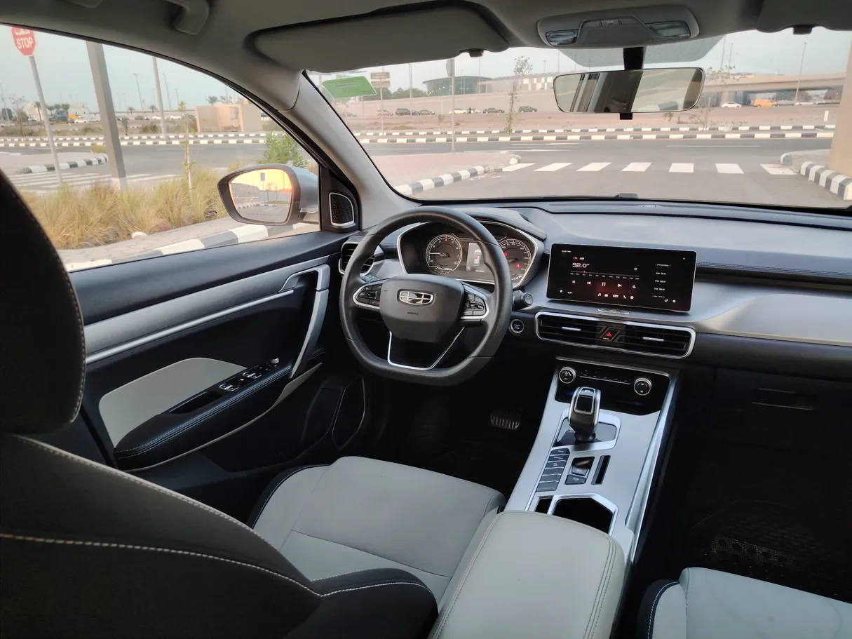 Car image 19