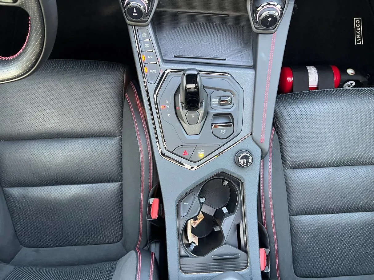 Car image 19