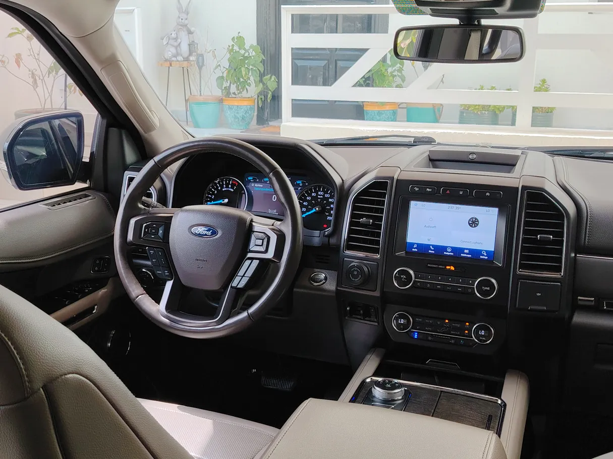 Car image 25