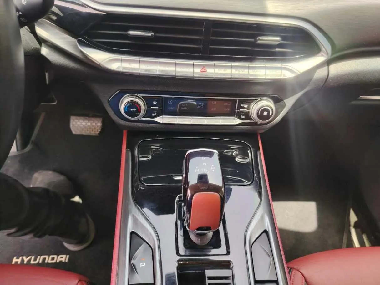 Car image 23