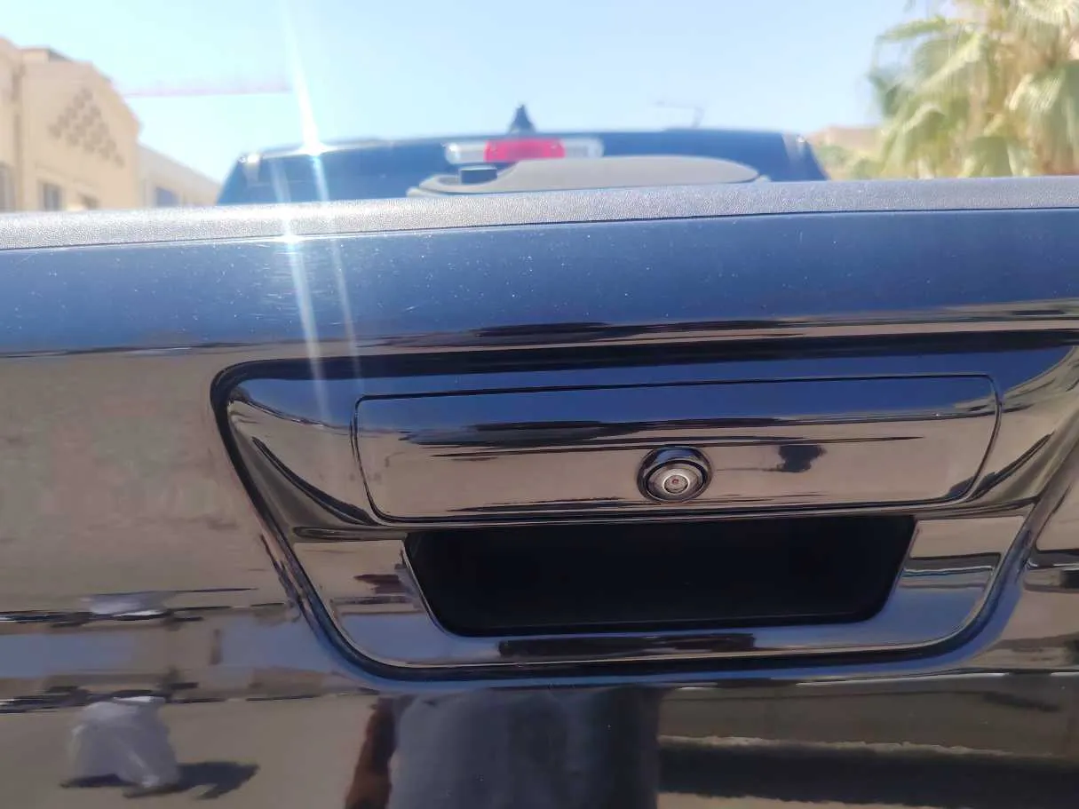 Car image 25