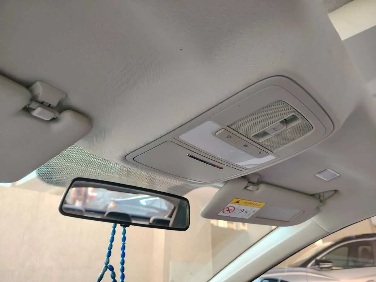 Car image 37