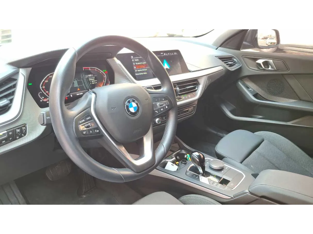 Car image 11