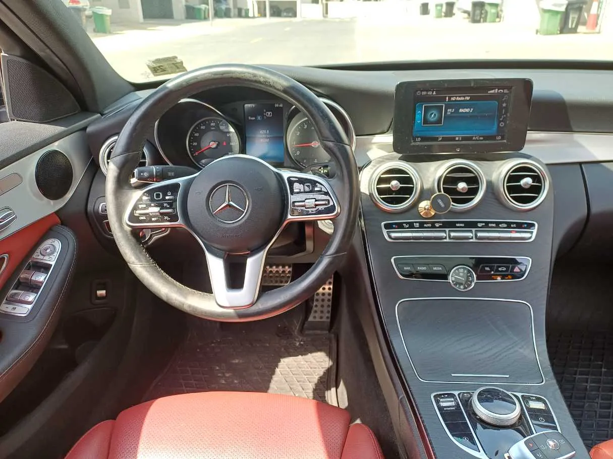 Car image 17