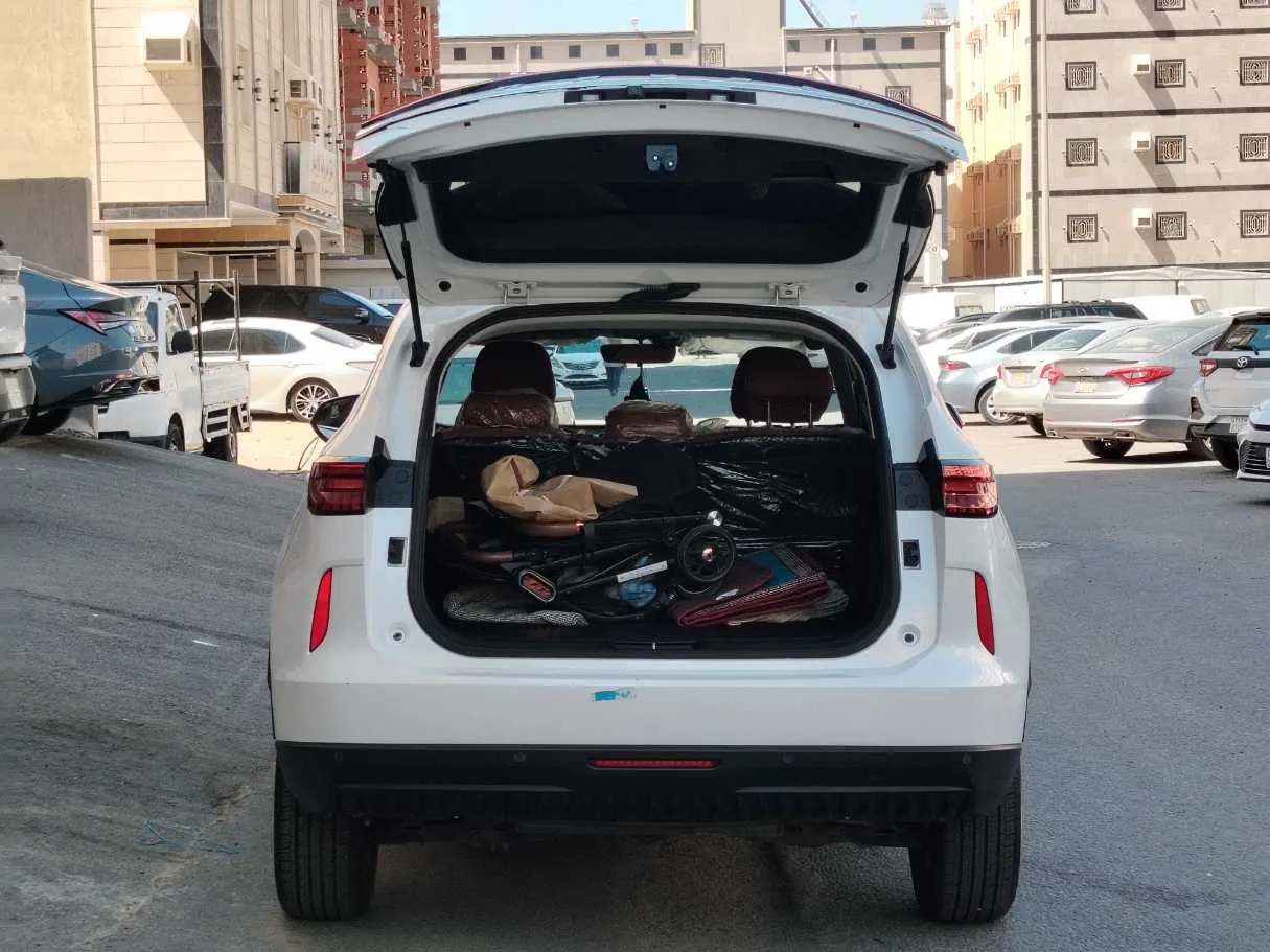 Car image 23