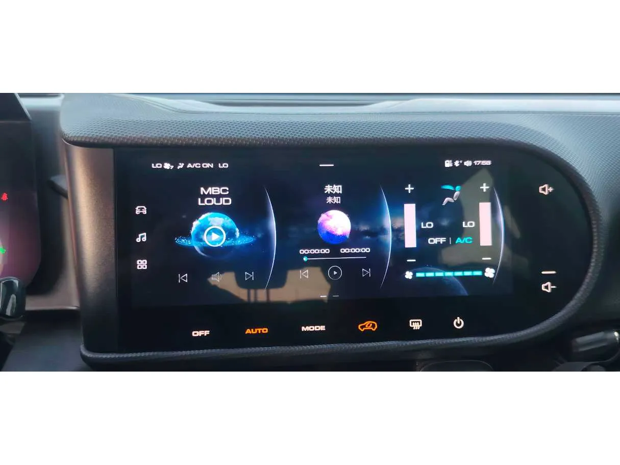 Car image 18