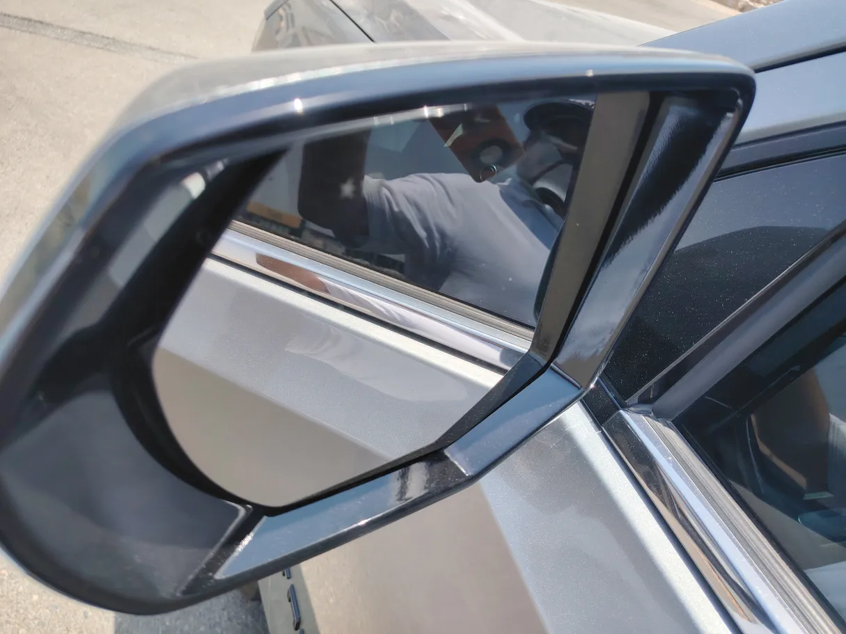 Car image 32