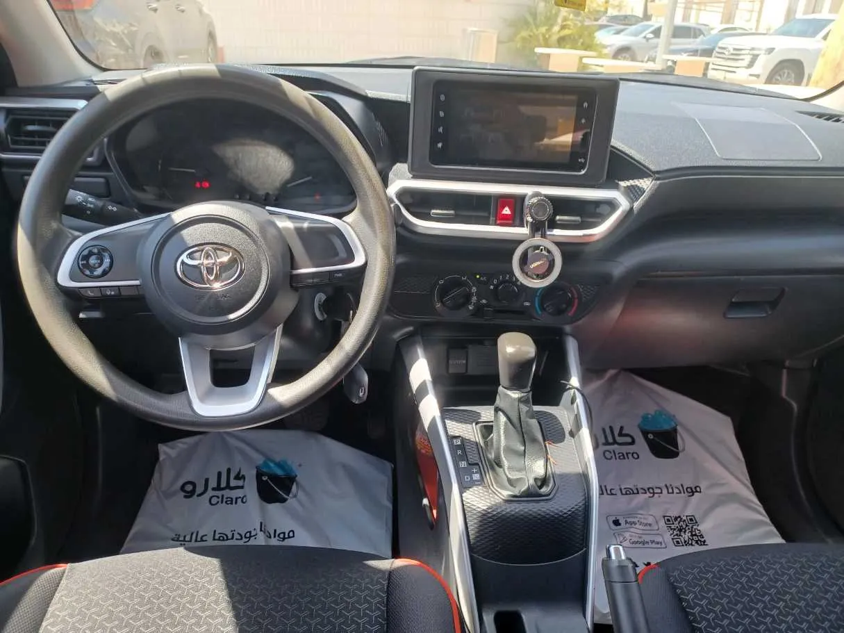 Car image 16