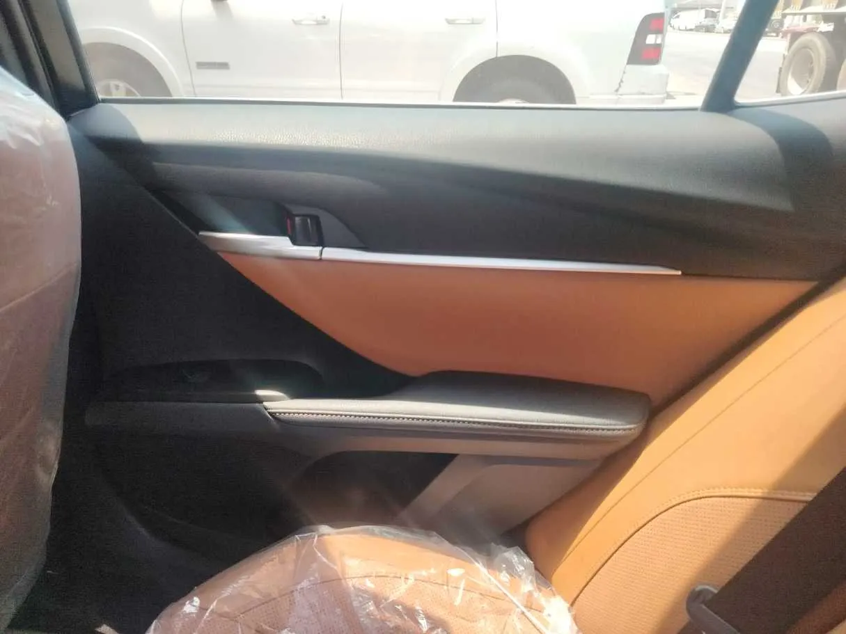 Car image 31