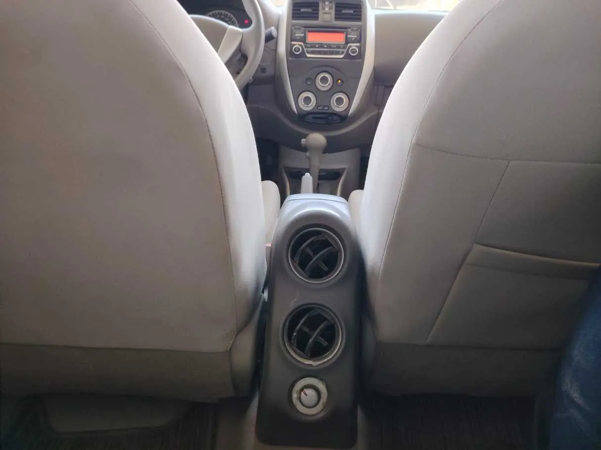 Car image 24