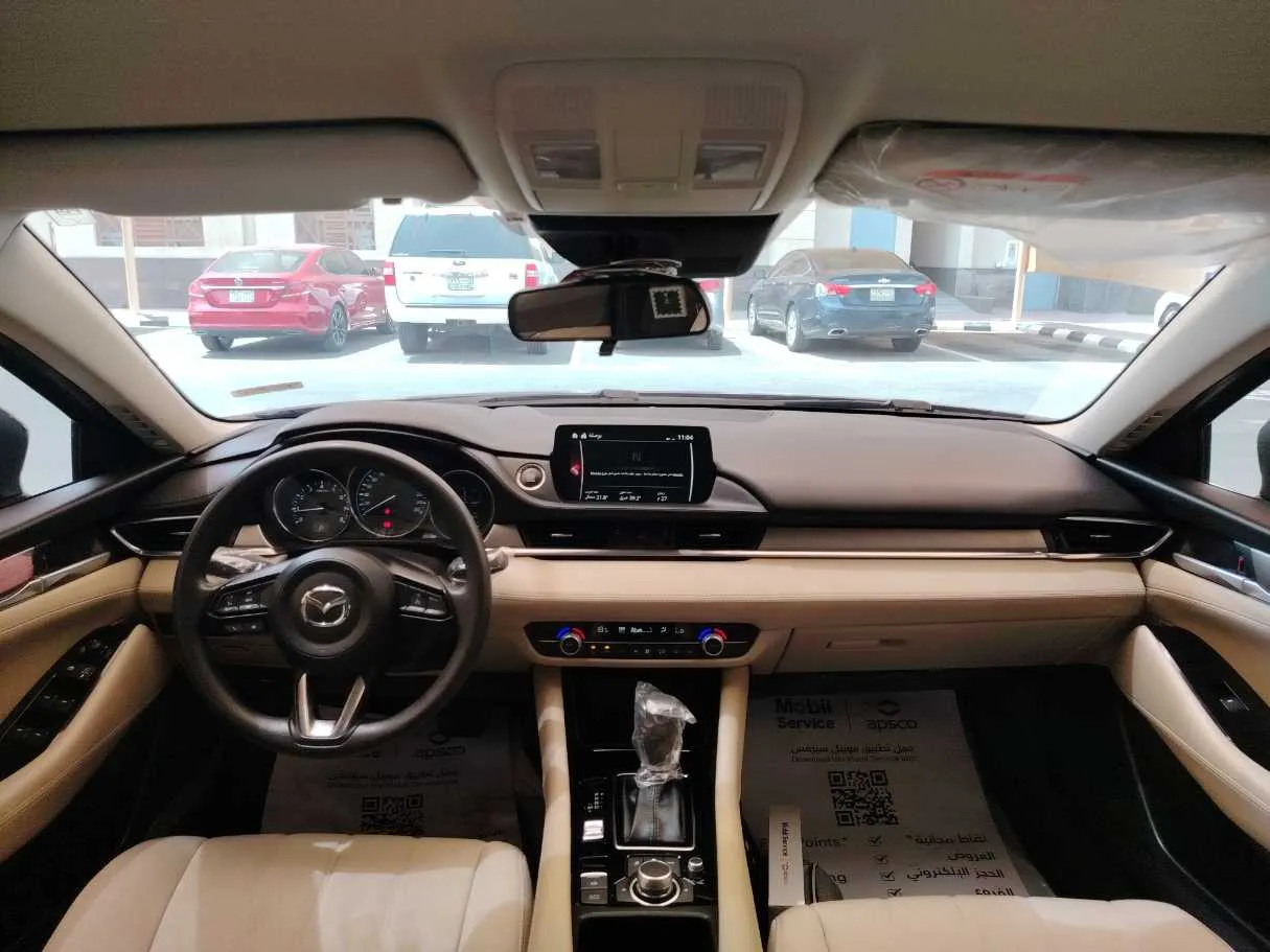 Car image 17