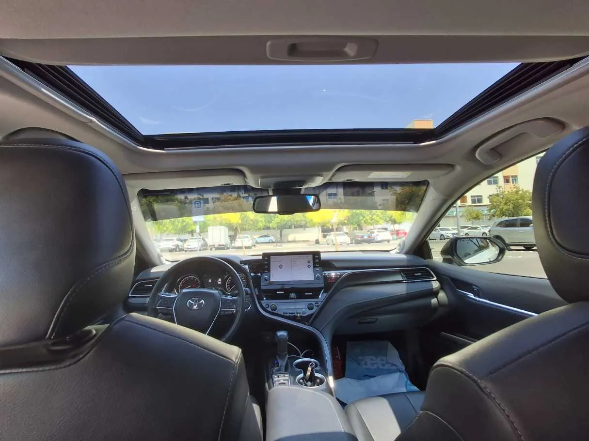 Car image 15