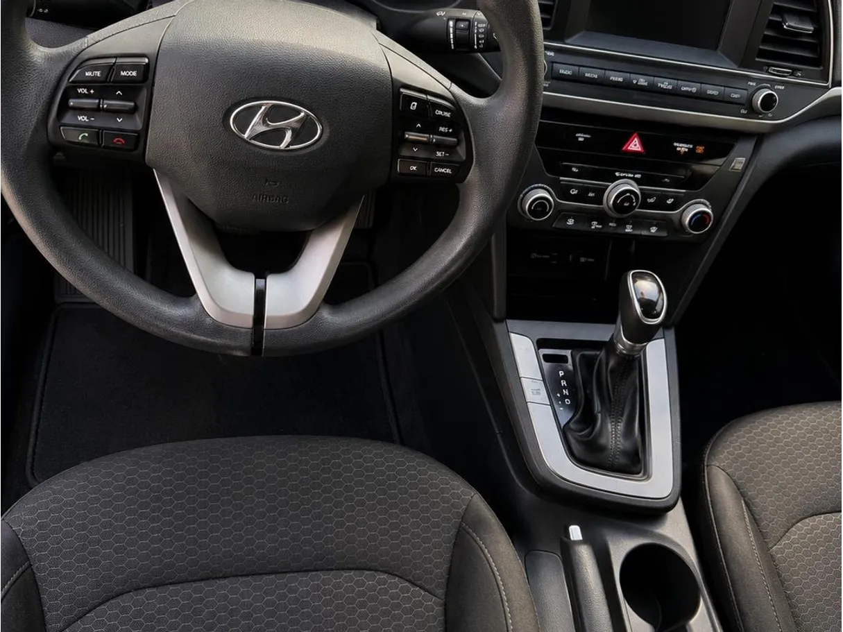 Car image 13