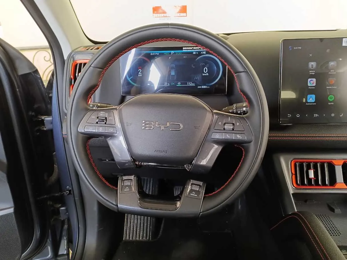 Car image 14