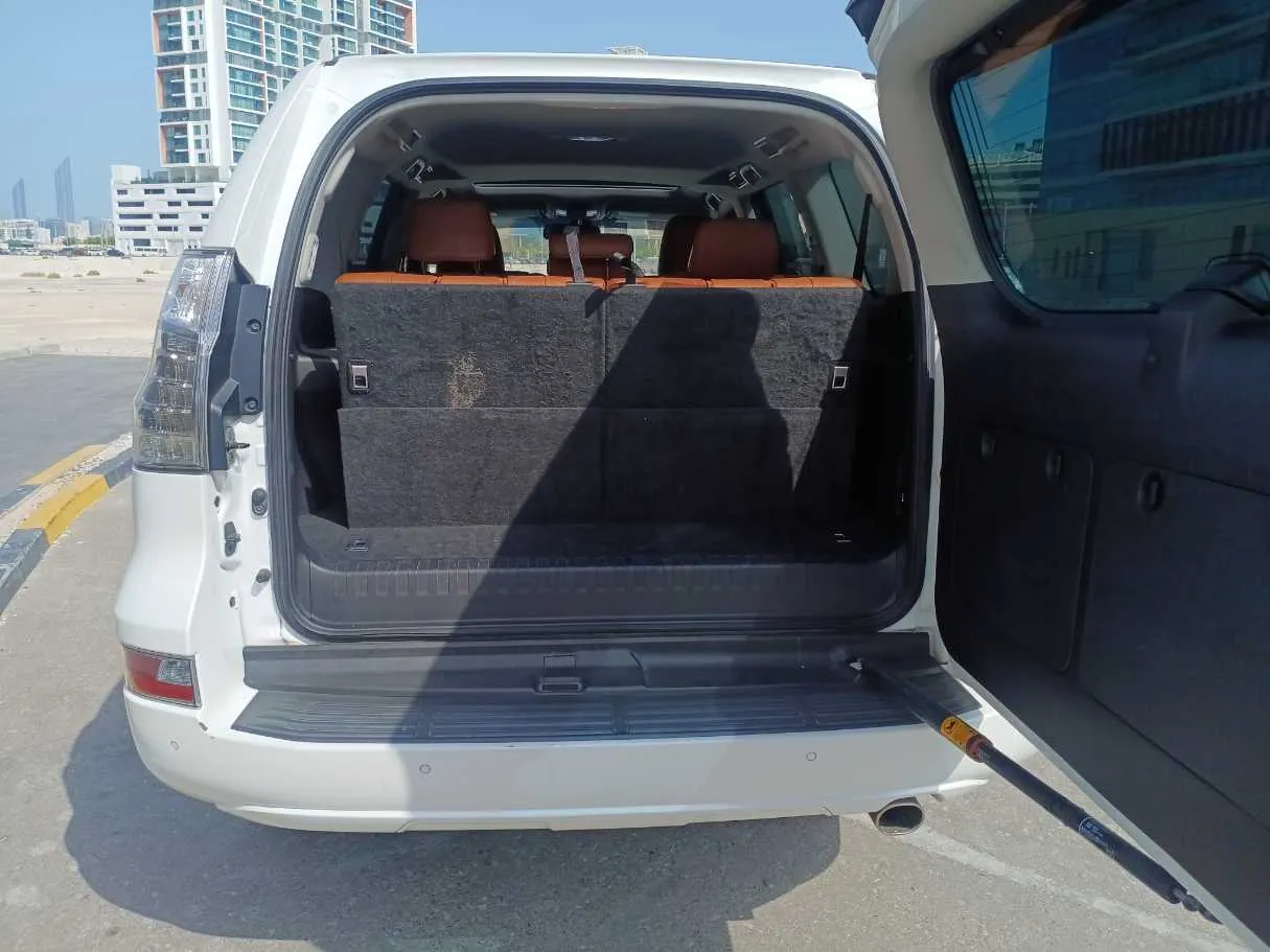 Car image 20