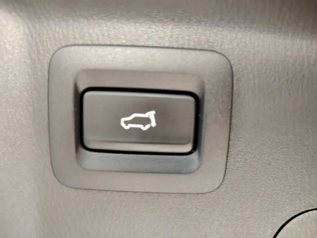 Car image 39