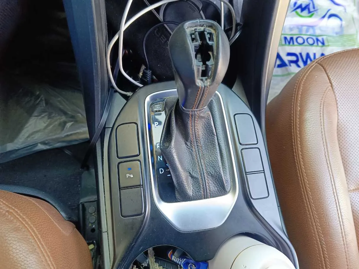 Car image 23