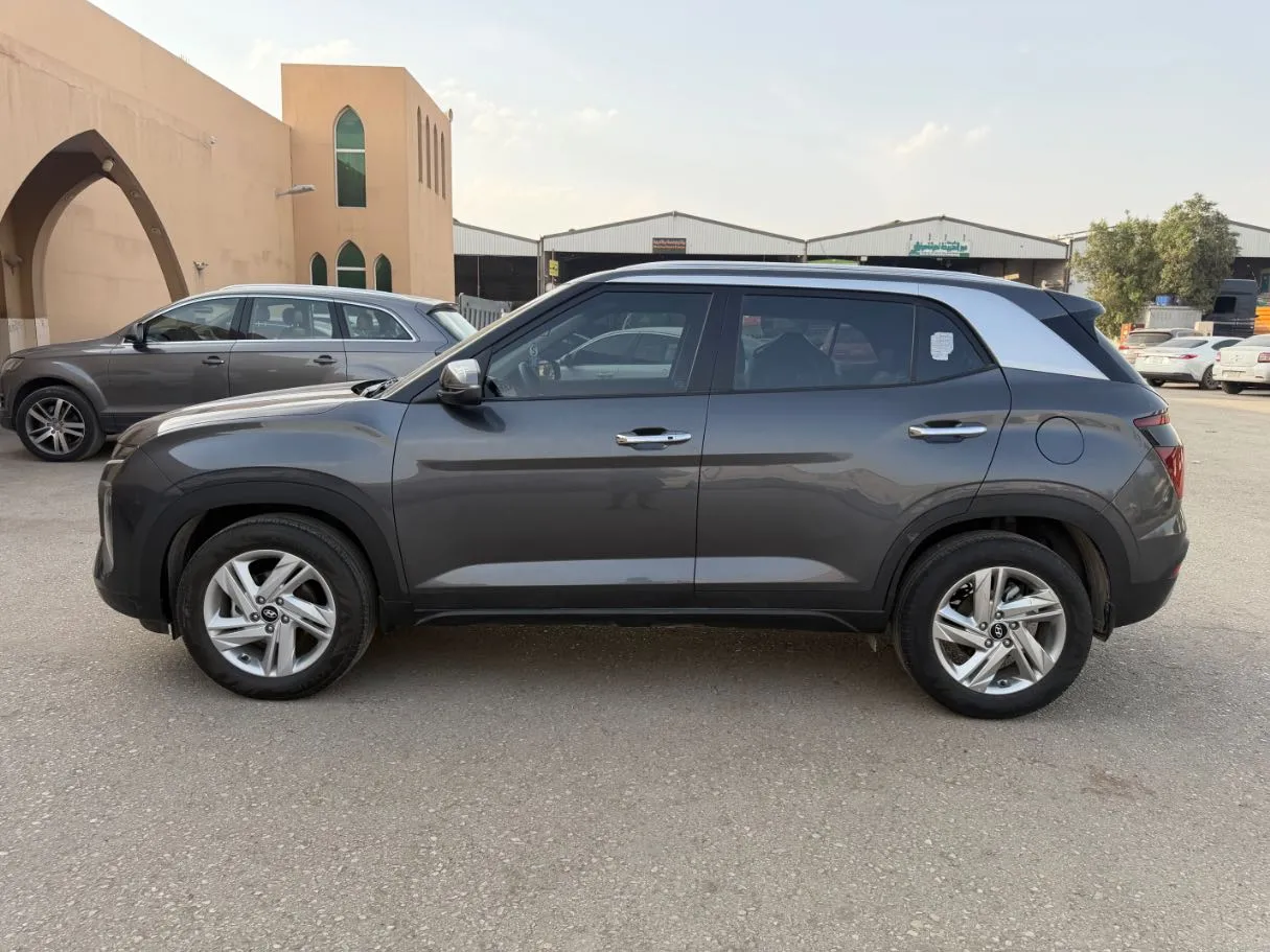 Car image 8