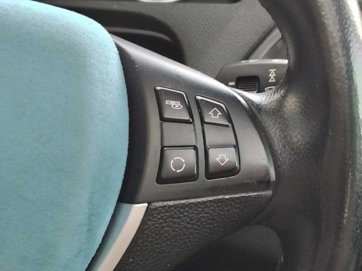 Car image 31