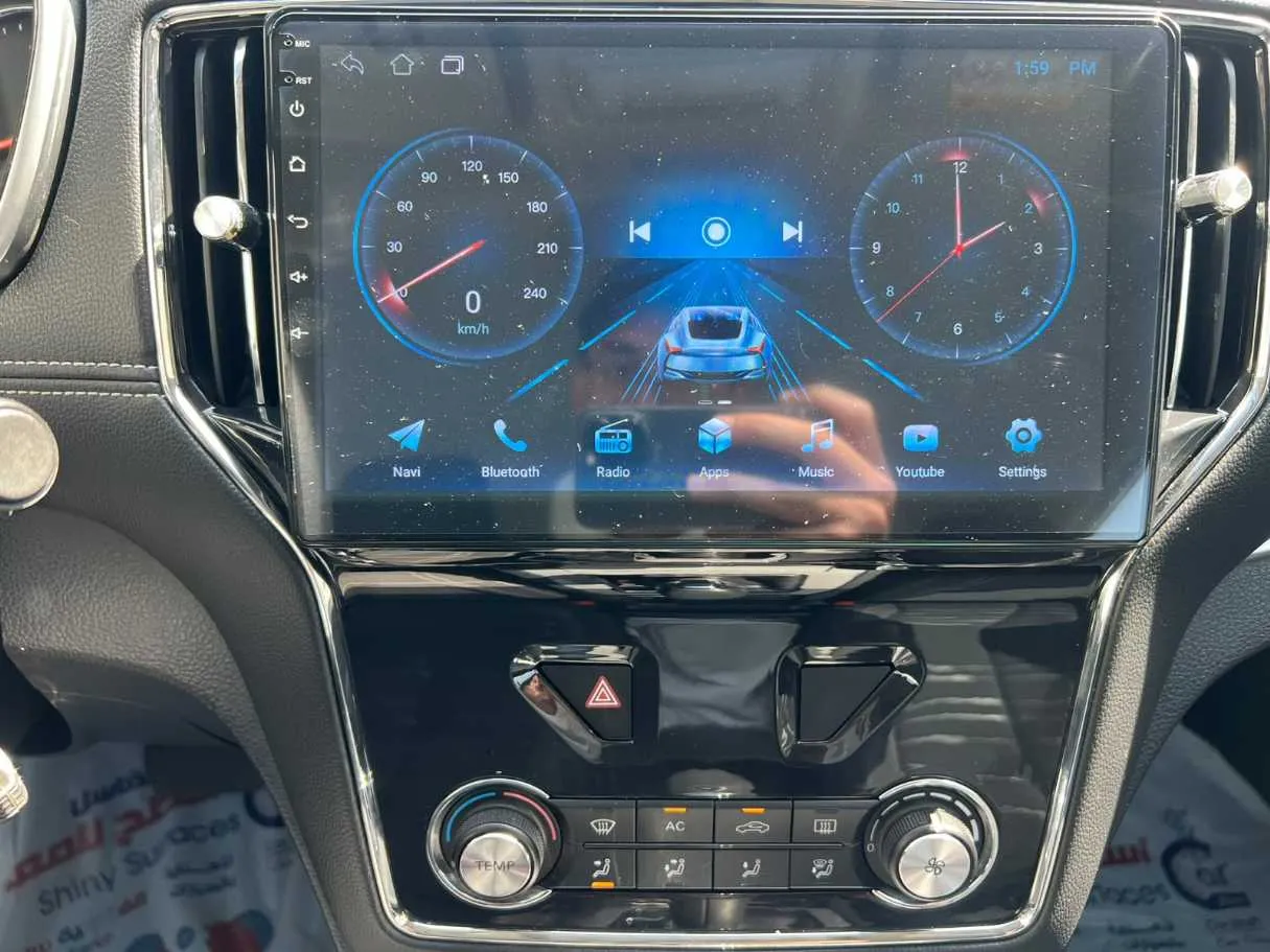 Car image 18