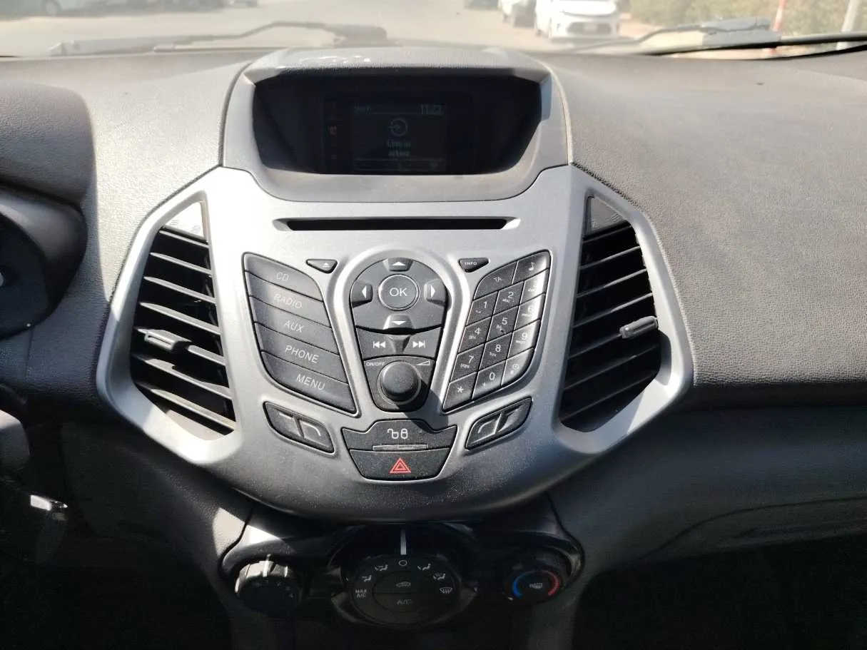 Car image 18