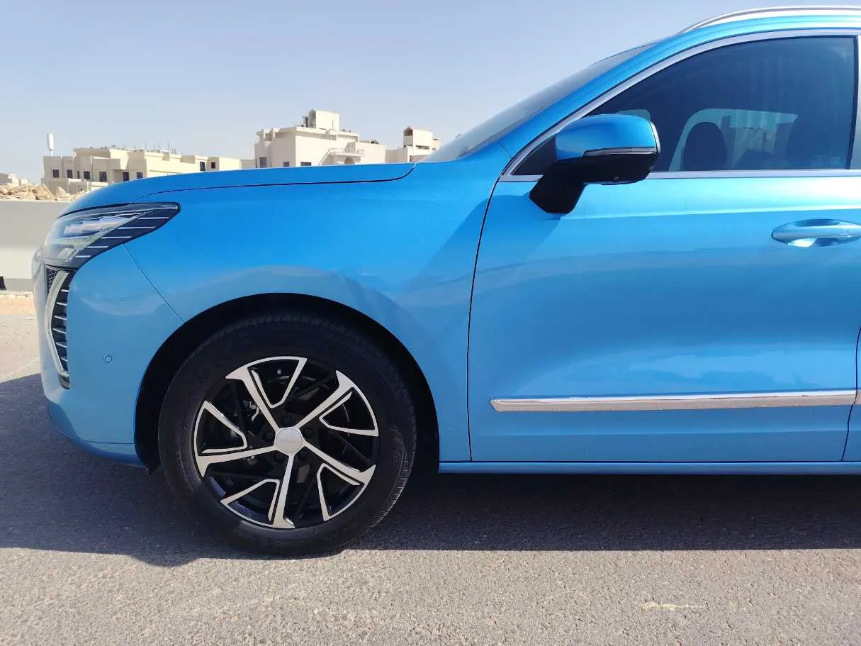 Car image 8
