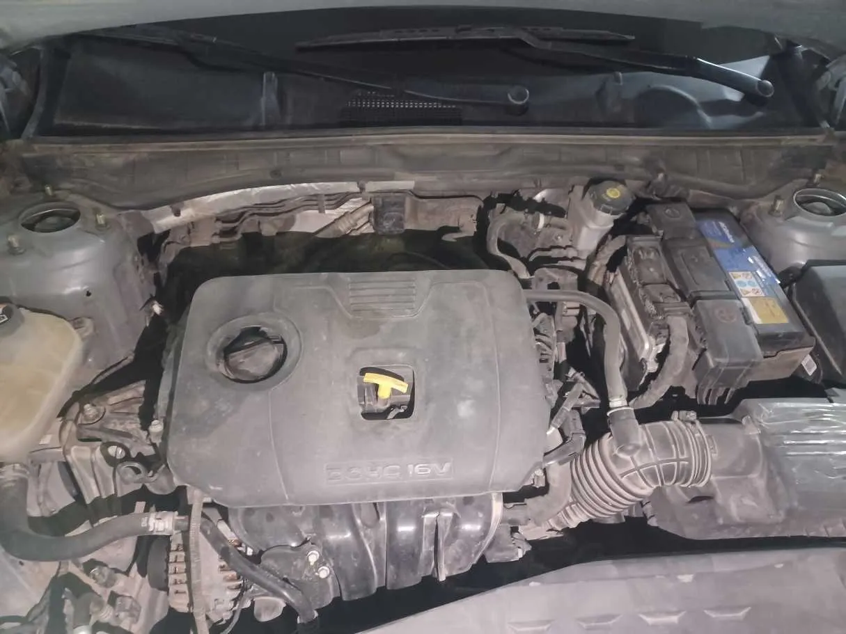 Car image 21