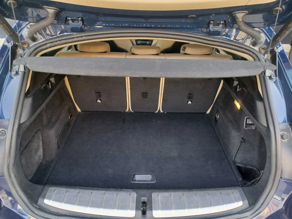 Car image 23