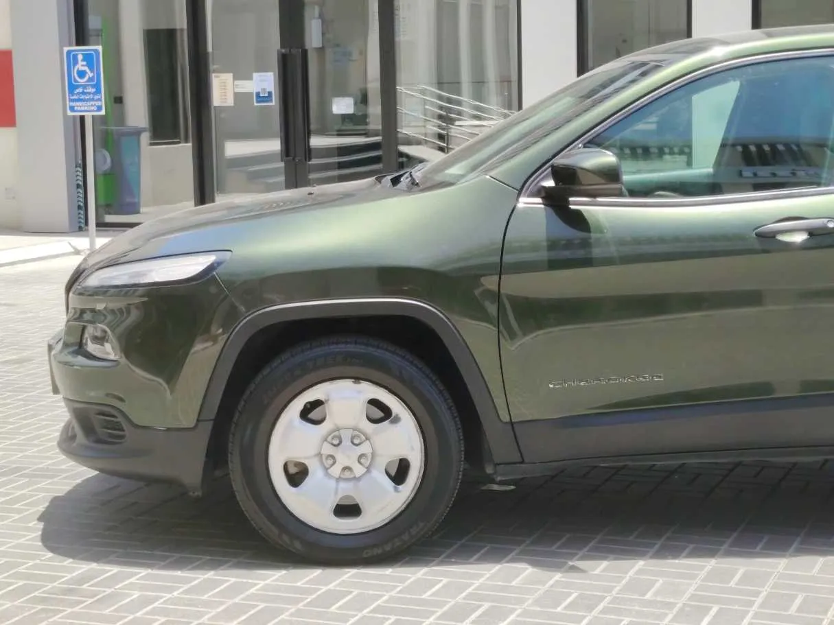 Car image 9