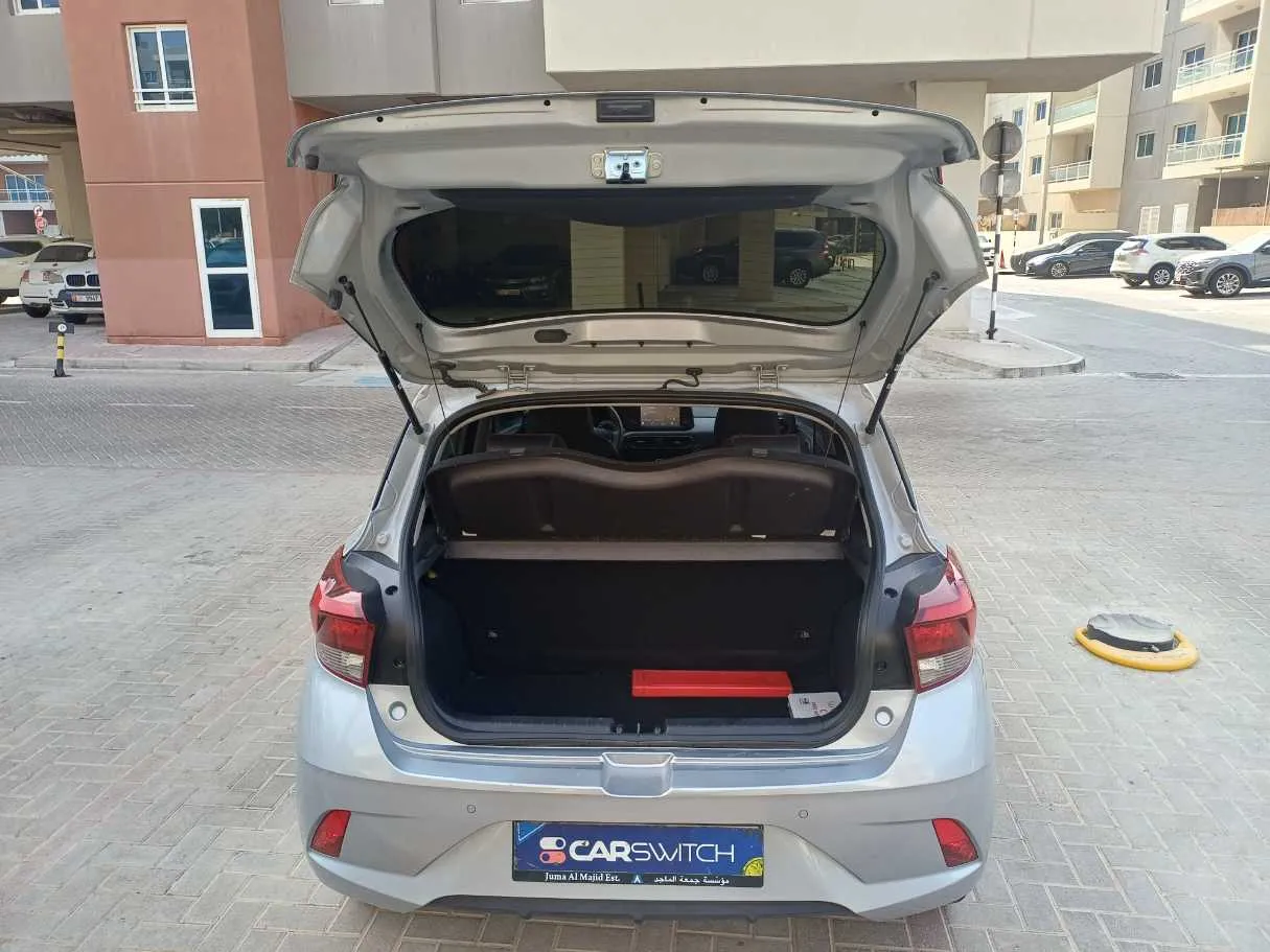 Car image 21