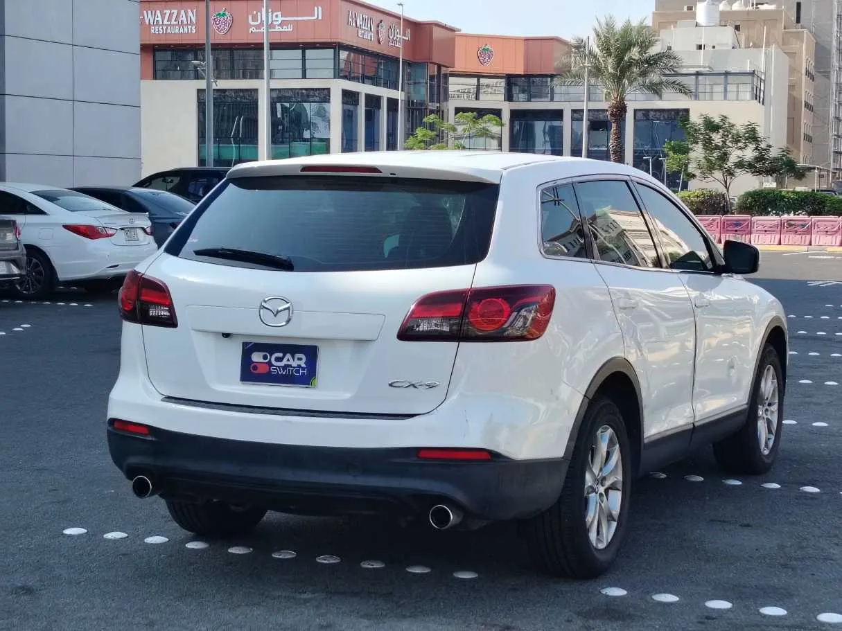 Car image 5