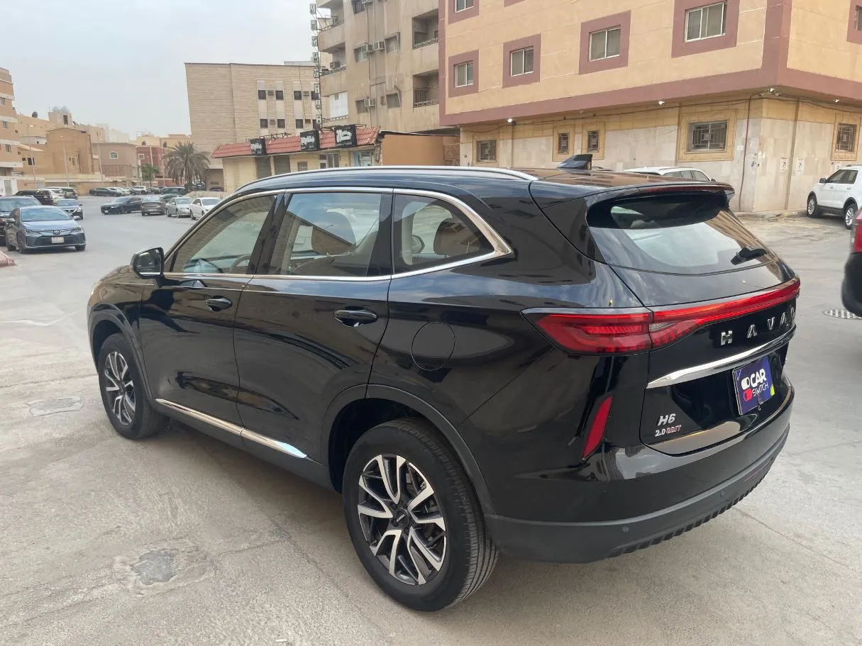 Car image 7