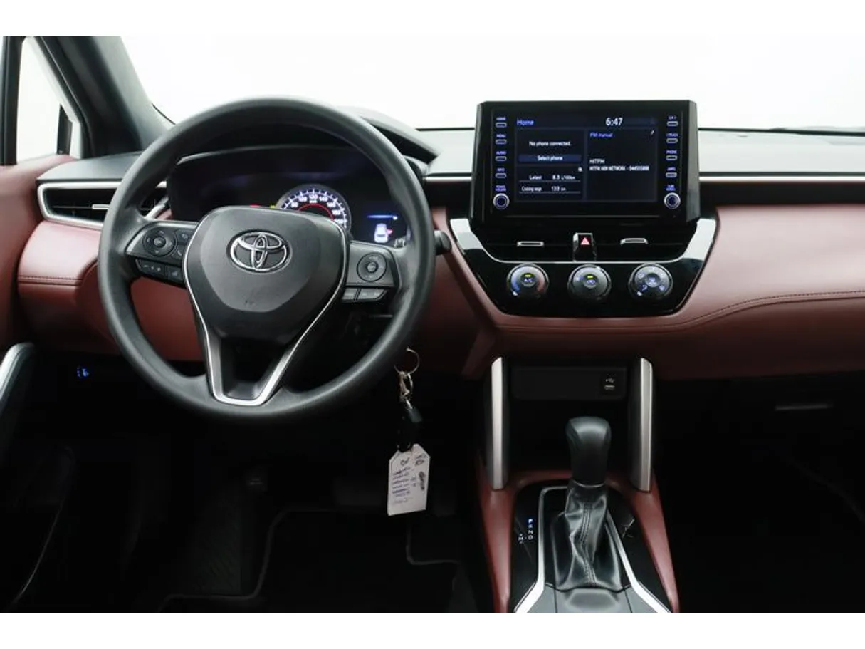 Car image 15