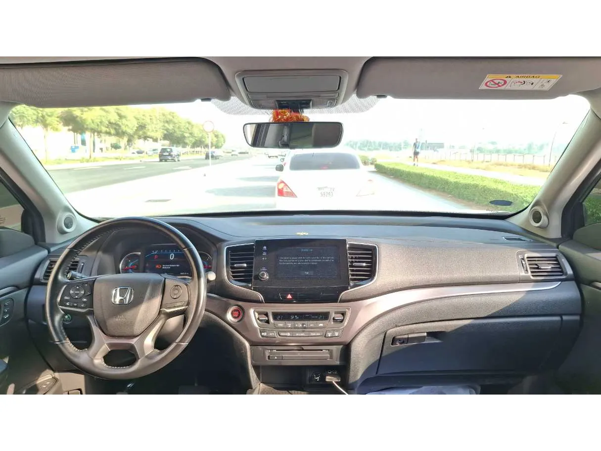 Car image 17