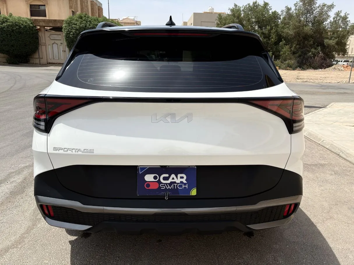 Car image 6