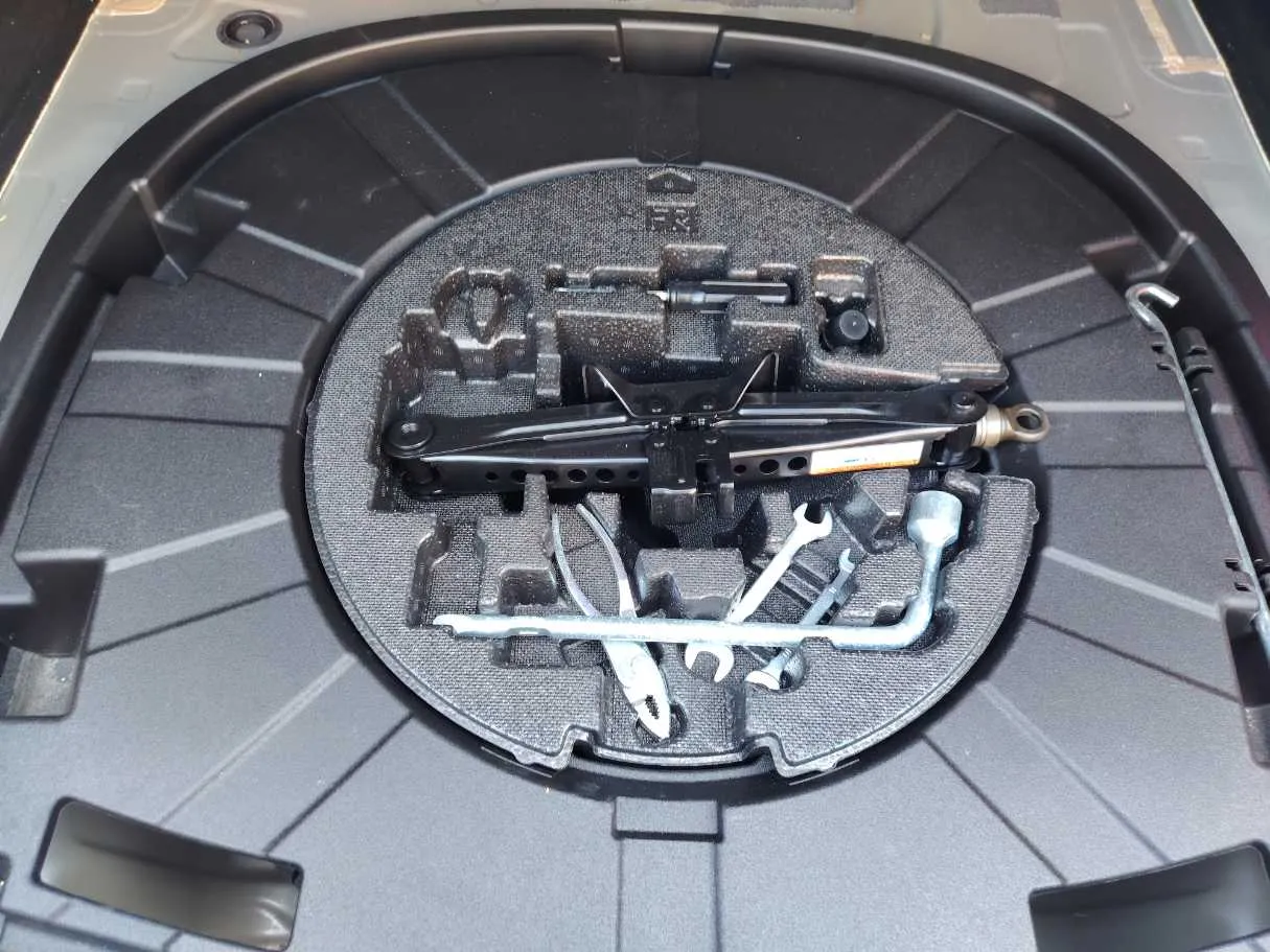 Car image 29