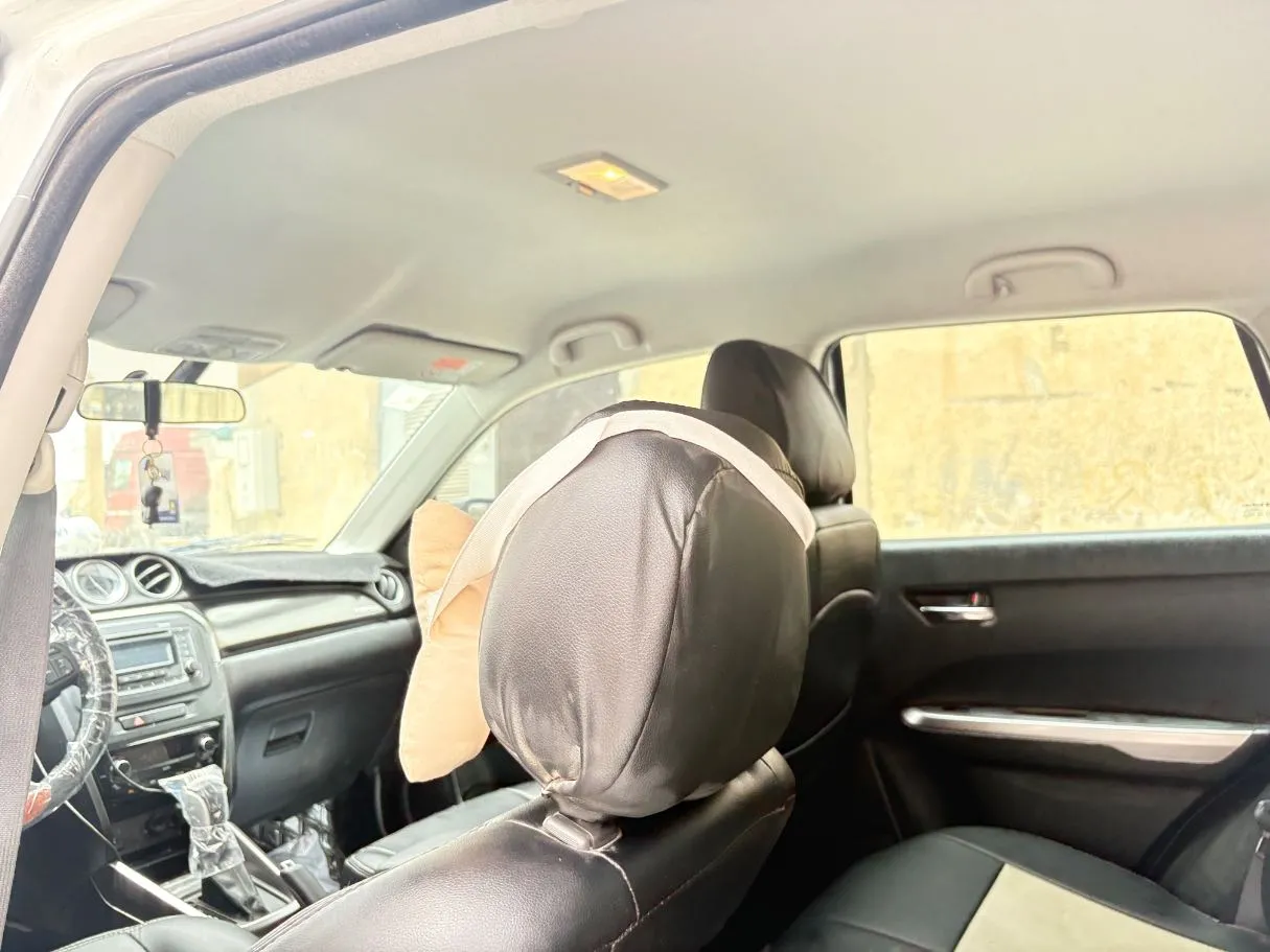 Car image 17