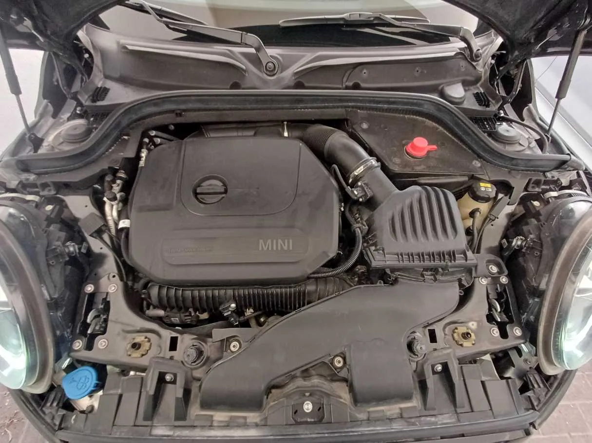 Car image 21