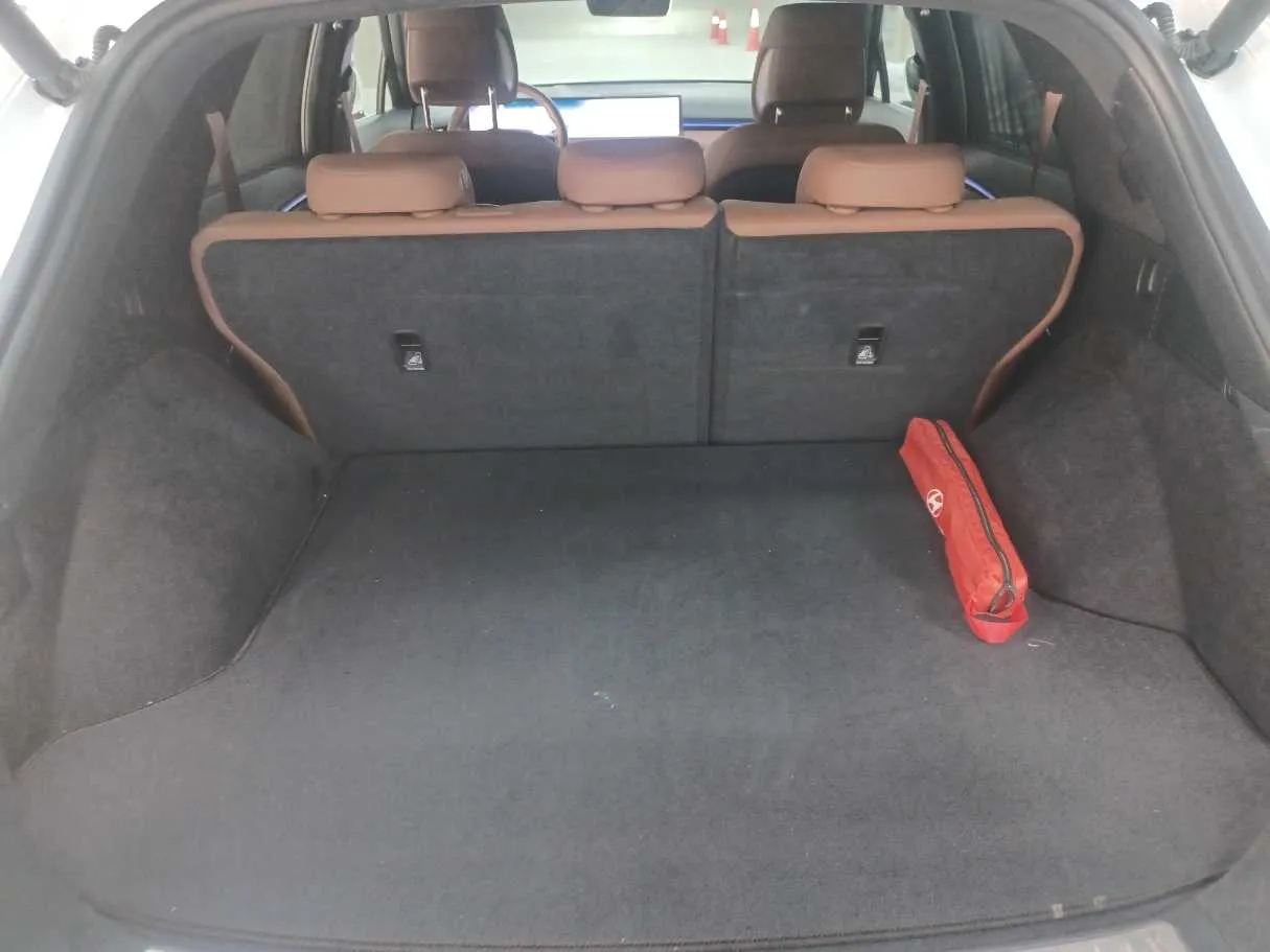 Car image 22