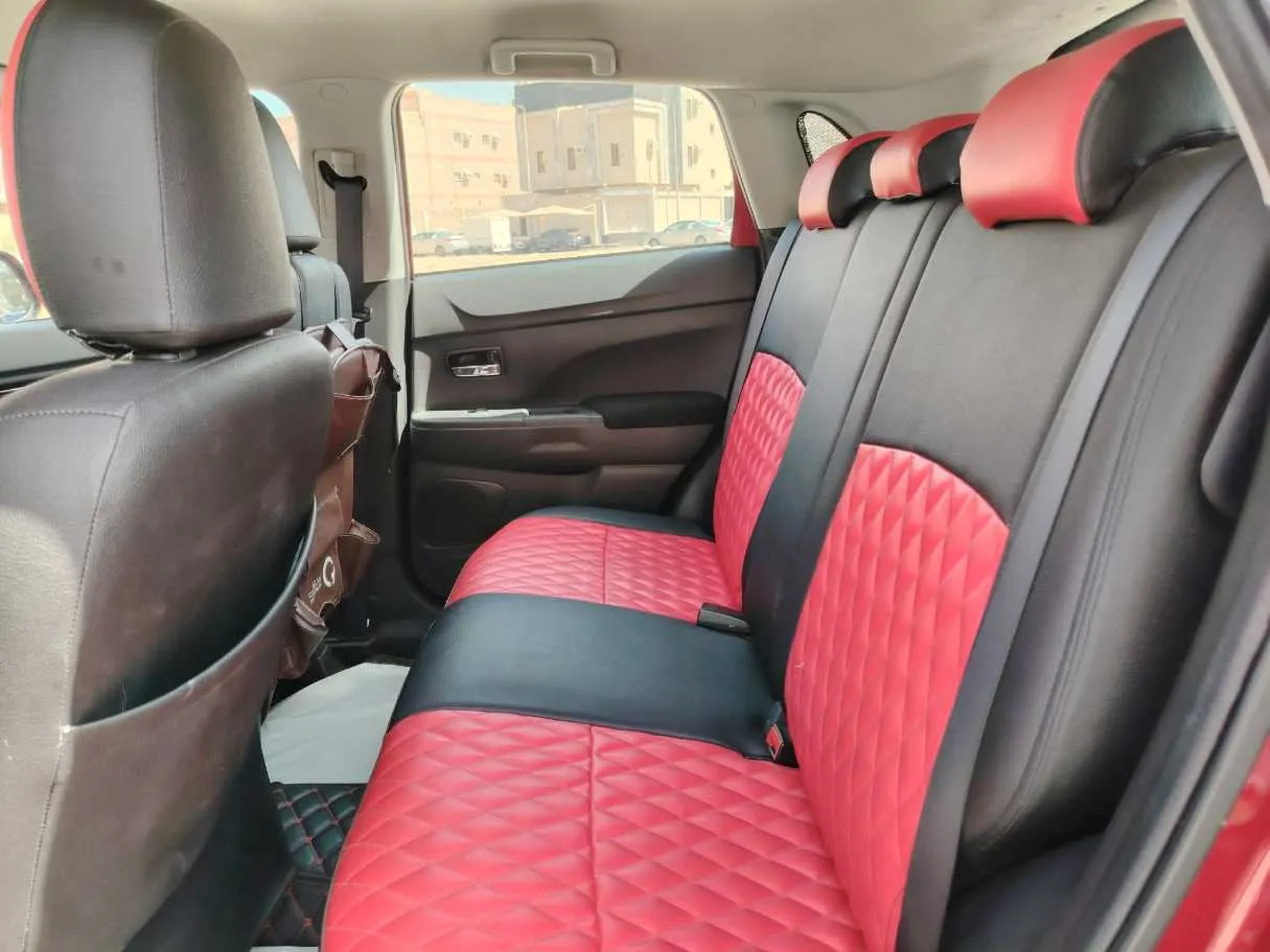 Car image 19