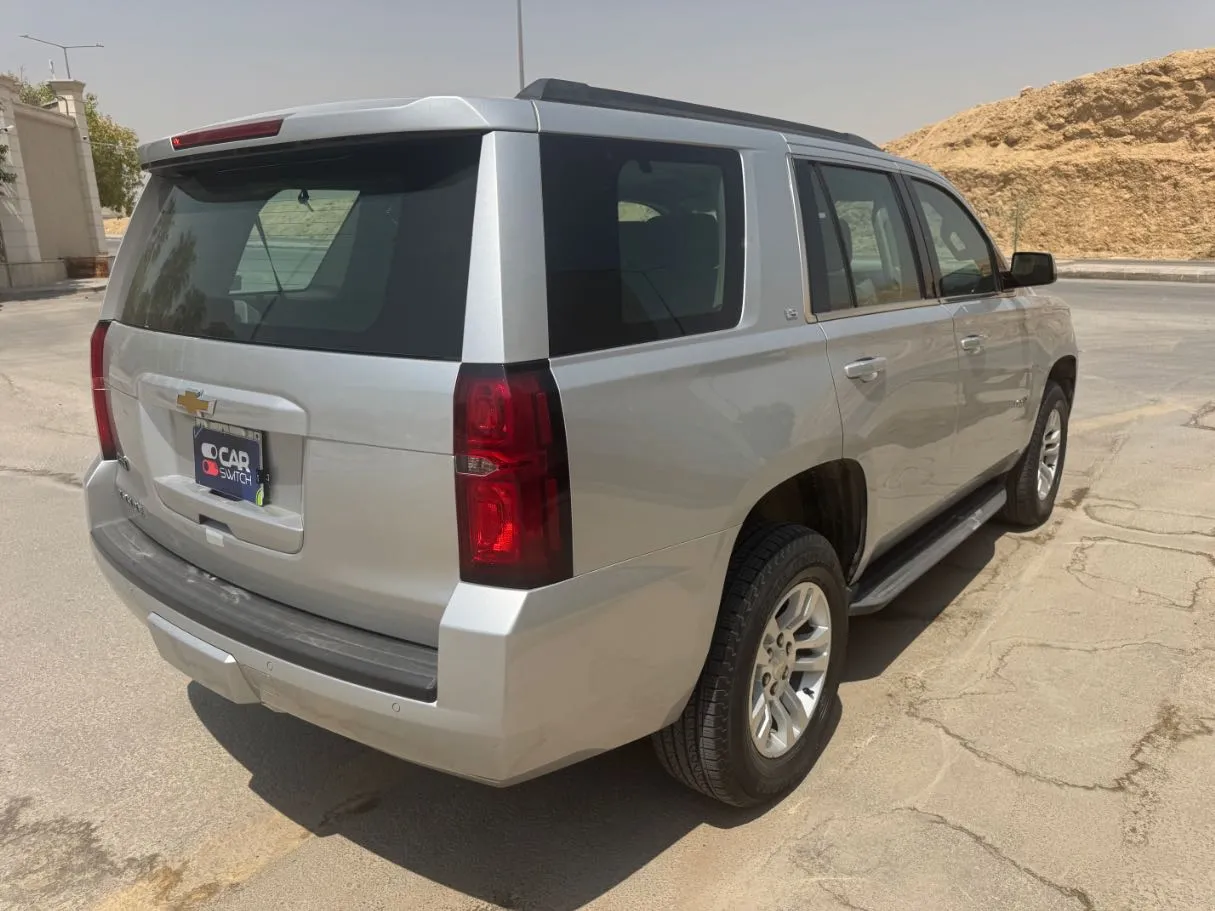 Car image 5