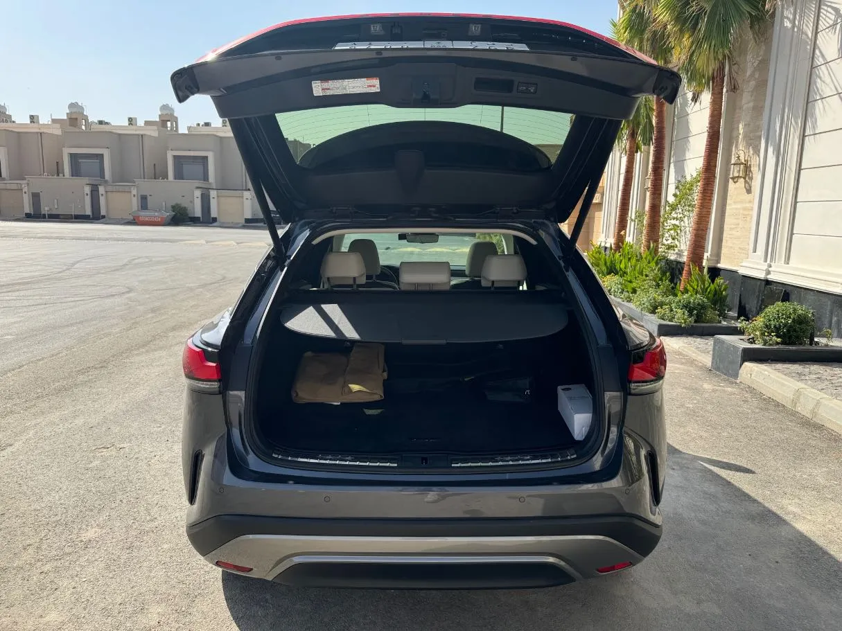 Car image 22