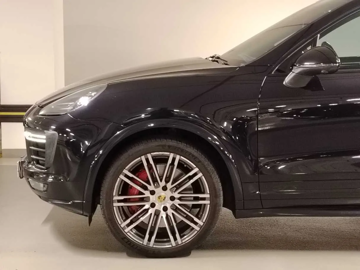 Car image 6