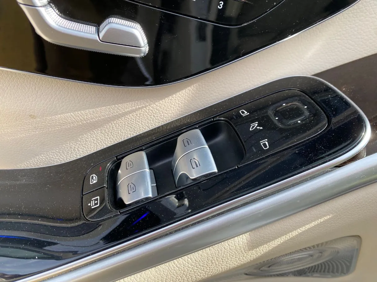 Car image 31