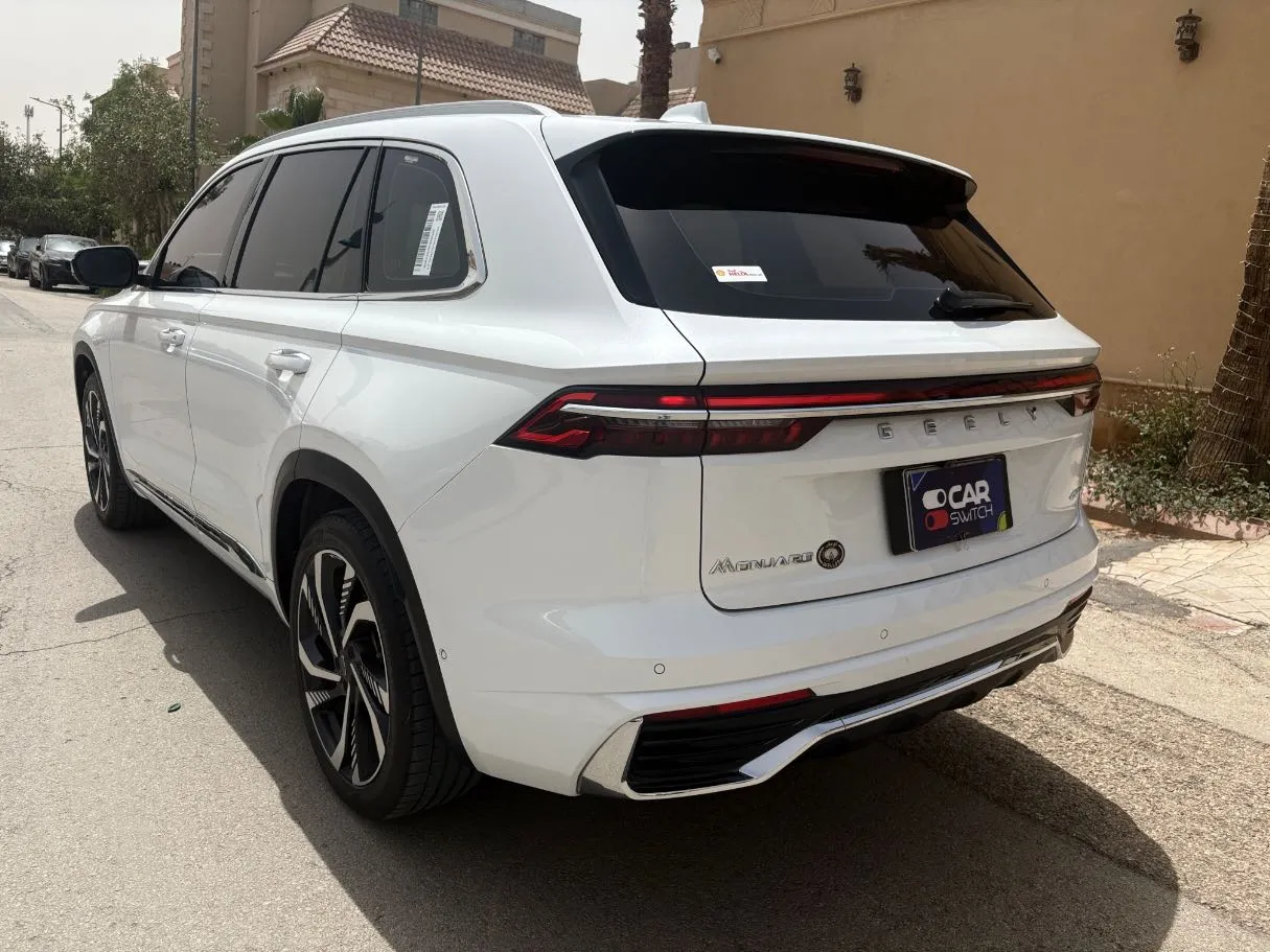 Car image 7