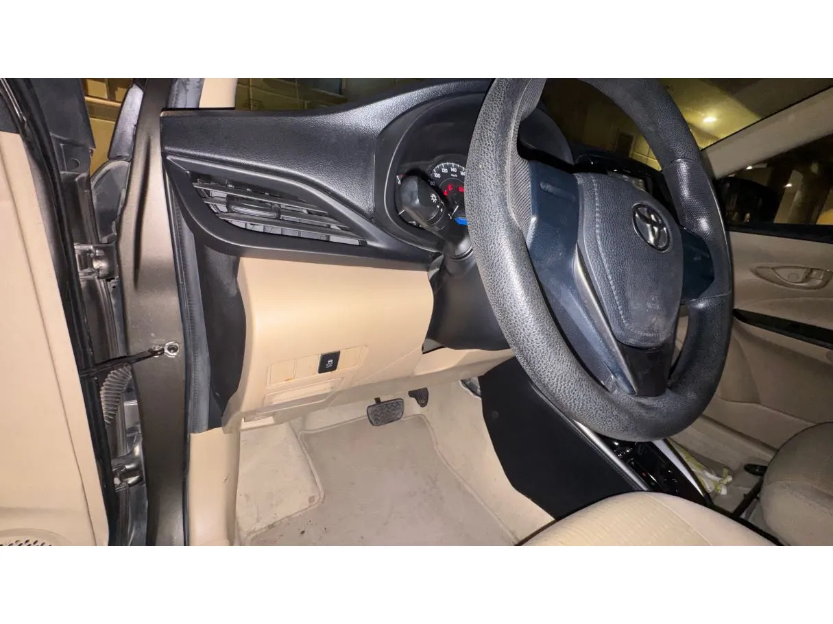 Car image 20