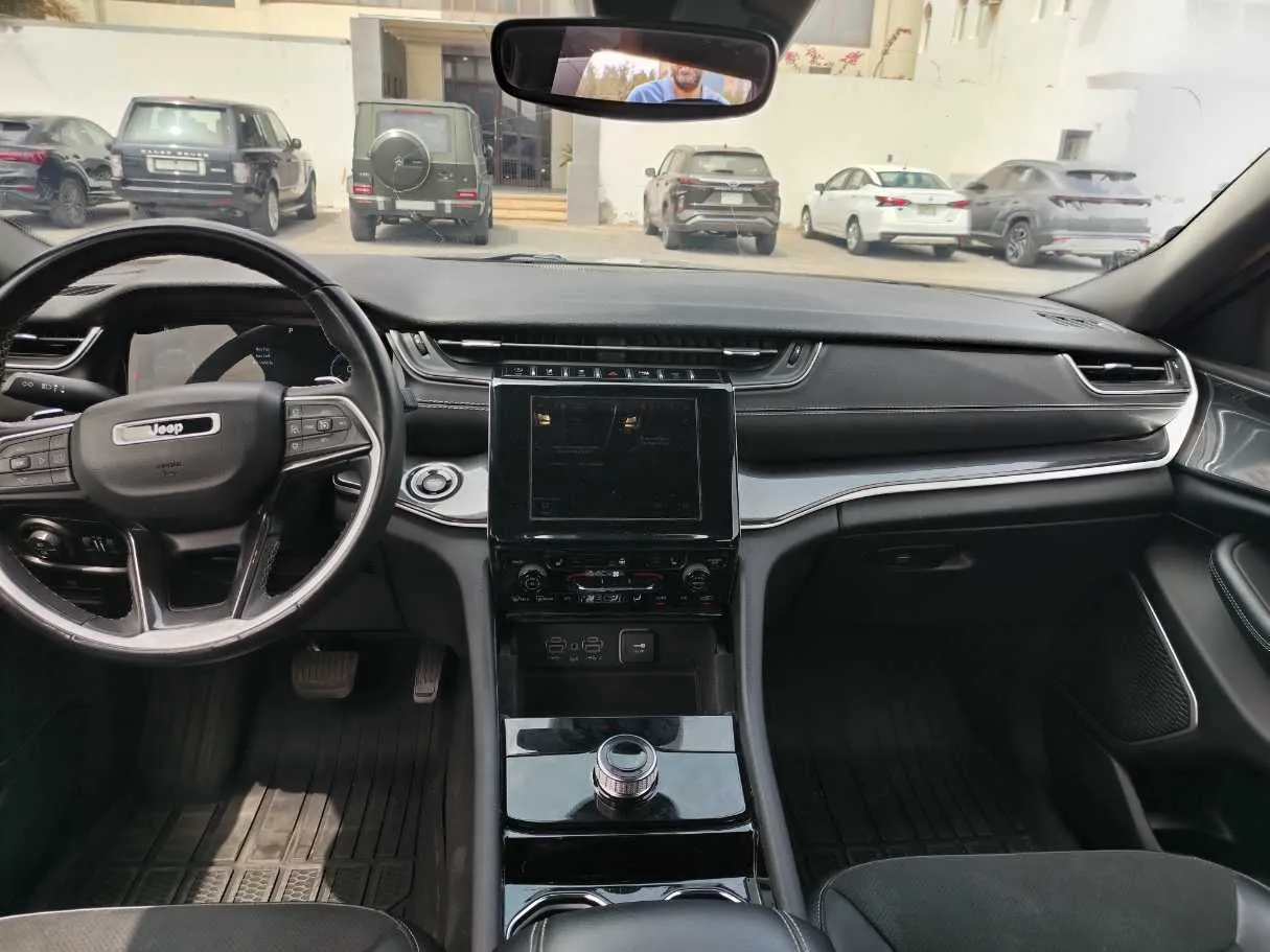 Car image 22